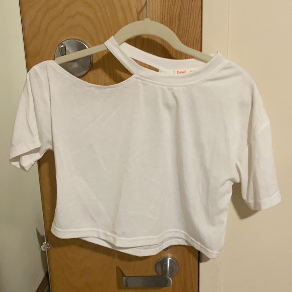 Romwe Edgy Cropped Top